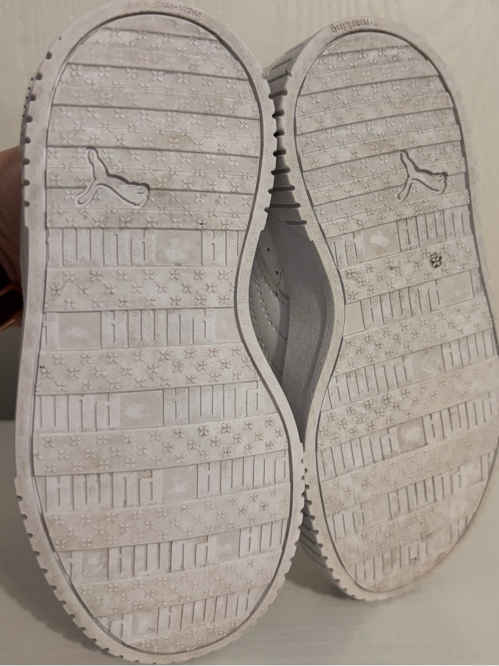 Puma Classic White tennis shoes 11C - Picture 4 of 6